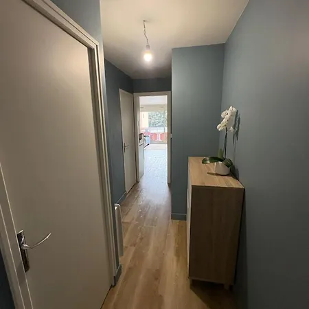 Et Centre A 100m Avec Balcon Et Parking Prive 4 Pers דירה